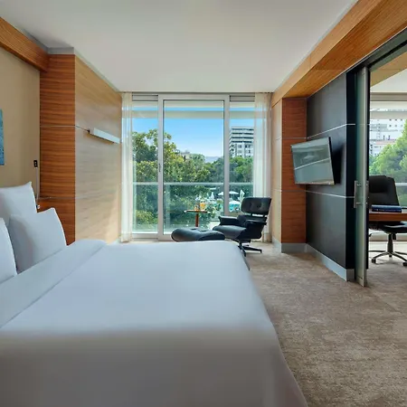Swissotel Buyuk Efes Hotel 5*